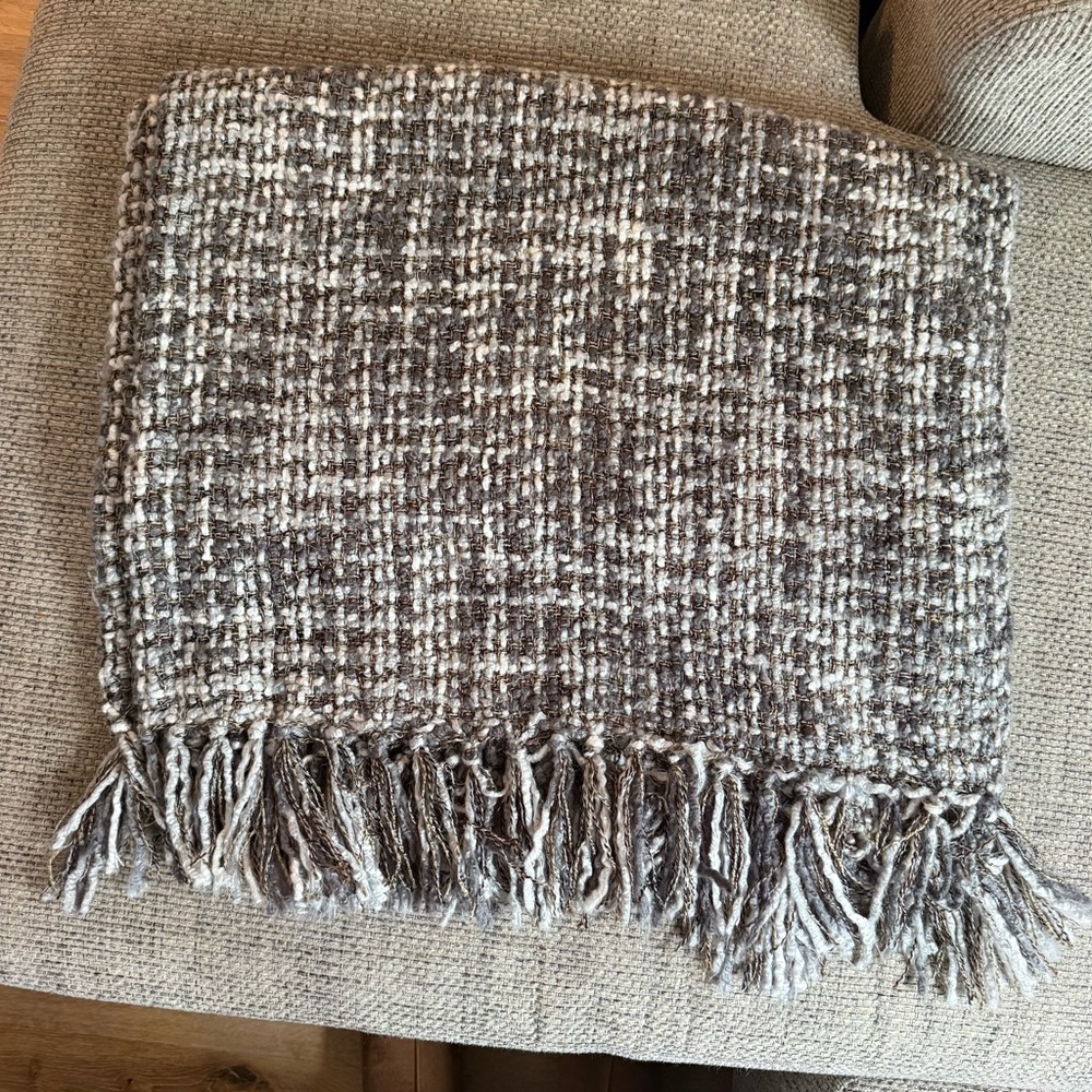 Bedford Collection Gray and Cream Woven Throw Blanket